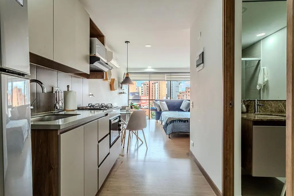 Remotecasa - Vibrant Cityscape Studio In Laureles Μεντεγίν Διαμέρισμα