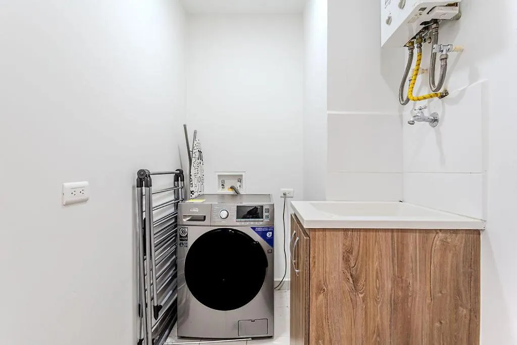 Remotecasa - Vibrant Cityscape Studio In Laureles Μεντεγίν