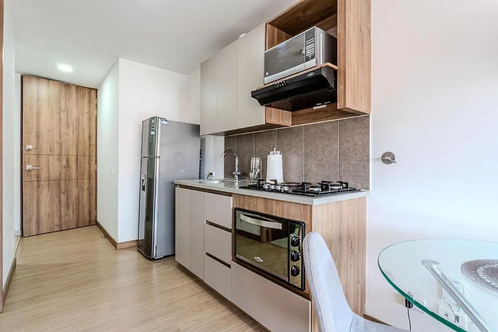 Remotecasa - Vibrant Cityscape Studio In Laureles Medellin Colombia